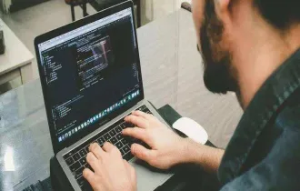 如何在Linux上合并和排序 Linux 上的文件